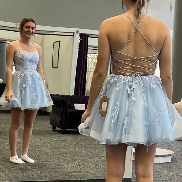 SALE🎉. Amelia Couture short formal - Picture 4 of 10